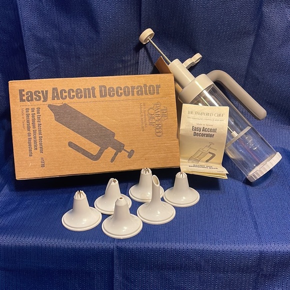 Set of Easy Accent Cookie Decorating tools by The Pampered Chef 1770+1778 EUC - Picture 3 of 5